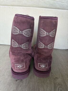 UGG Classic Short Boots Plum Purple Suede Swarovski Crystal Bow Bling- Size 9